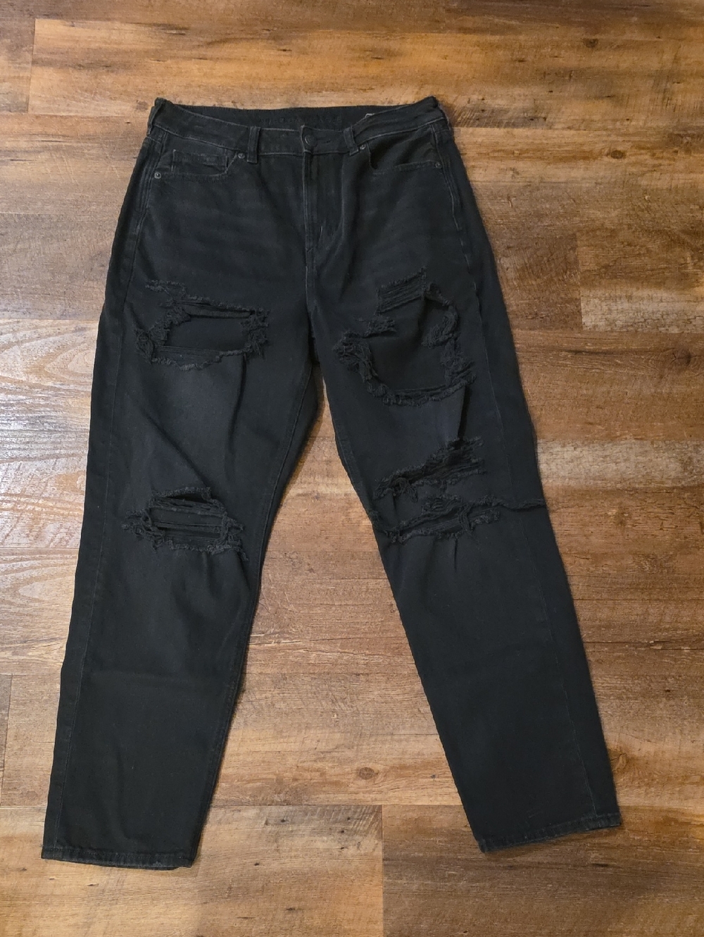 Black AE Mom Jean Ripped Jeans Size 10